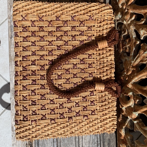 MAGID Handbag - Picture 8 of 8